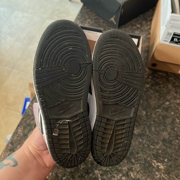 Jordan 1 - Picture 4 of 6